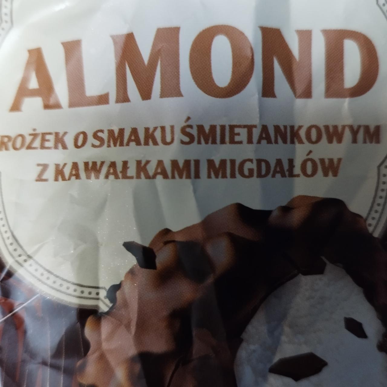 Zdjęcia - Almond rożek o smaku śmietankowym z kawałkami migdałów Gelatelli