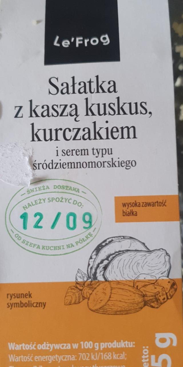 Zdjęcia - sałatka z kaszą kuskus kurczakiem i serem typu śródziemnomorskiego Le'Frog