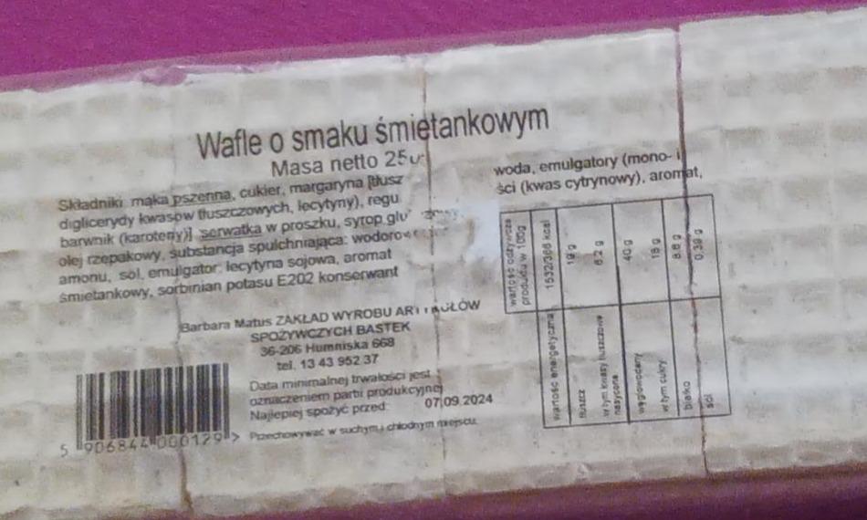 Zdjęcia - Wafle o smaku śmietankowym Bastek