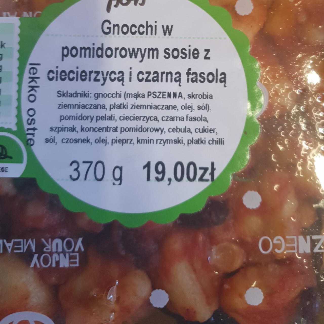 Zdjęcia - Gnocchi w pomidorowym sosie z ciecierzycą i czarną fasolą Ślimak