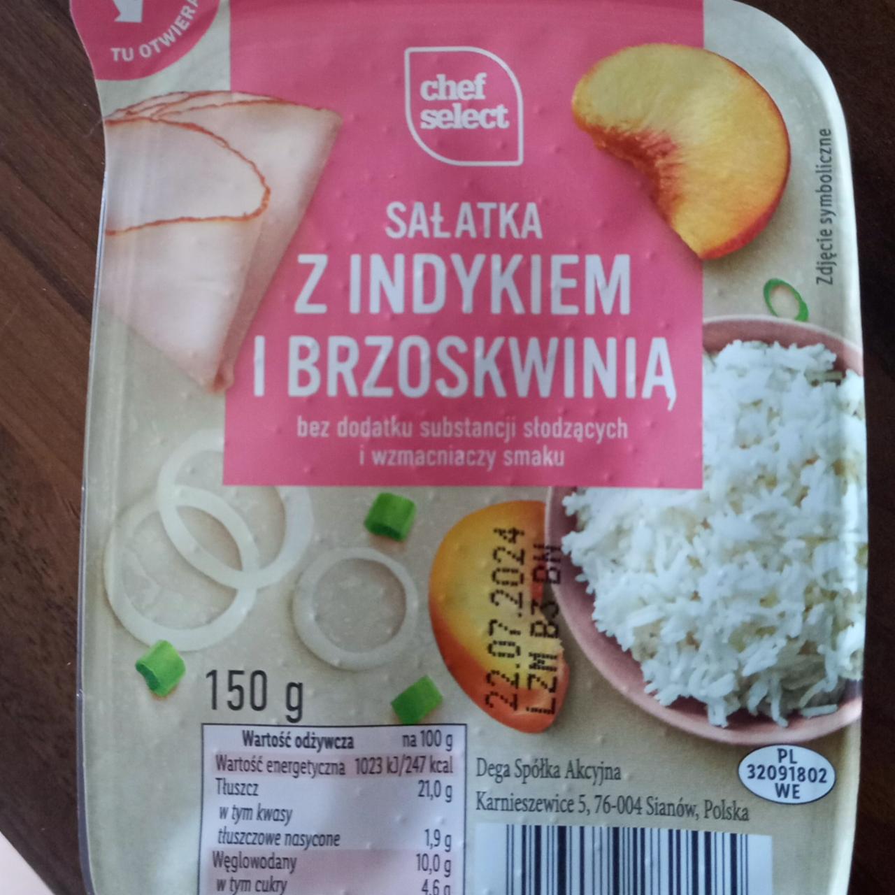 Zdjęcia - Sałatka z indykiem i brzoskwinia Chef Select