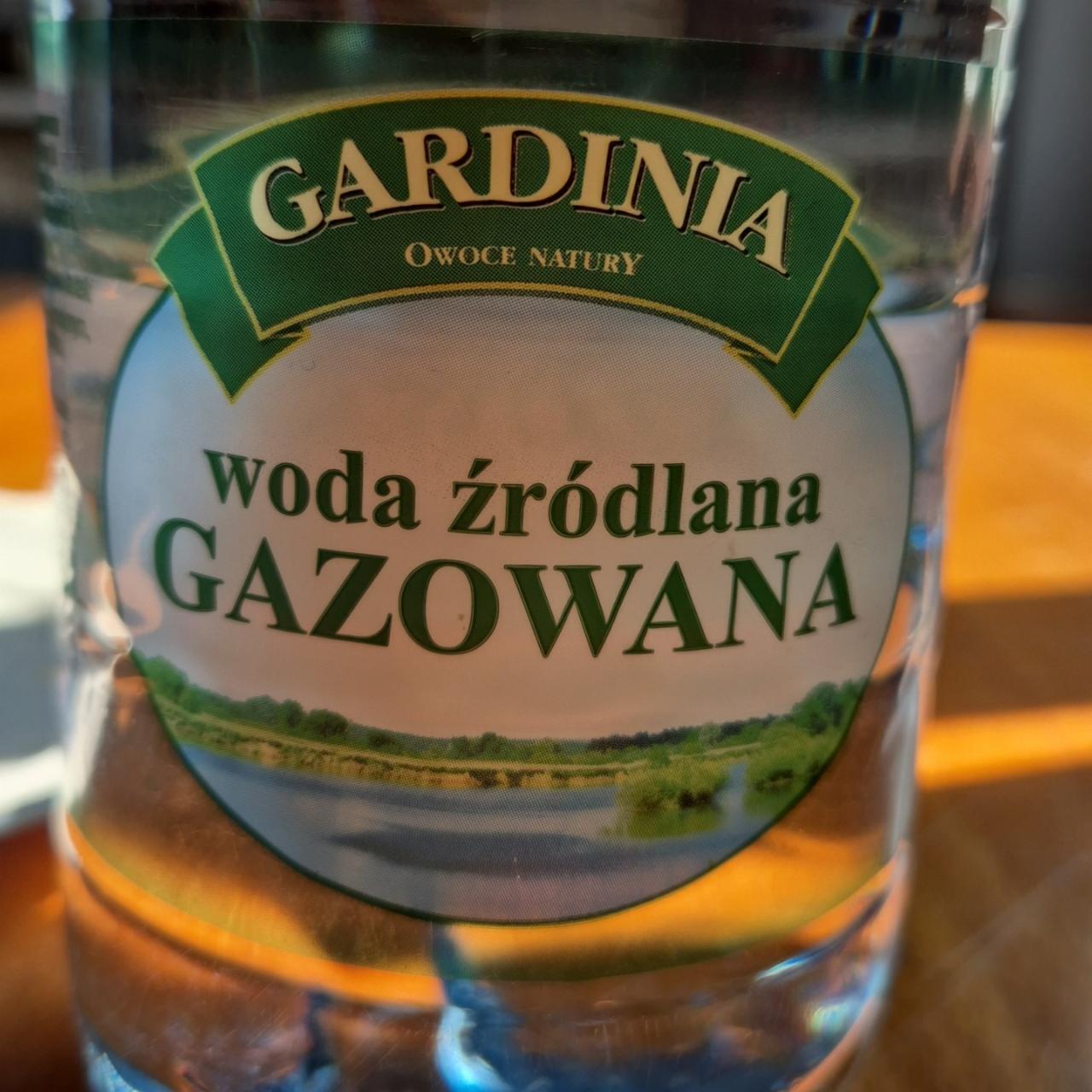 Zdjęcia - Woda źródlana gazowana Gardinia