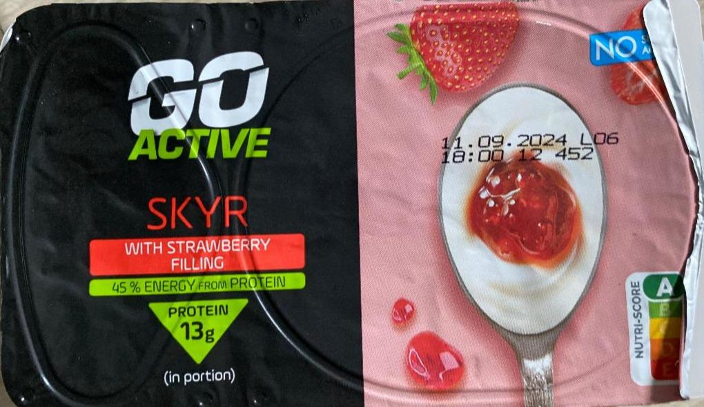 Zdjęcia - Skyr with strawberry filling Go Active