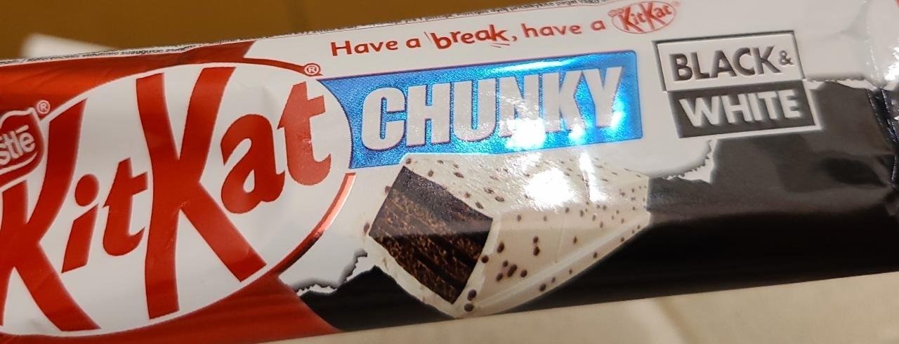 Zdjęcia - Chunky black and white Kit Kat