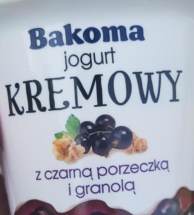 Zdjęcia - Jogurt kremowy z czarną porzeczką i granolą 230 g Bakoma