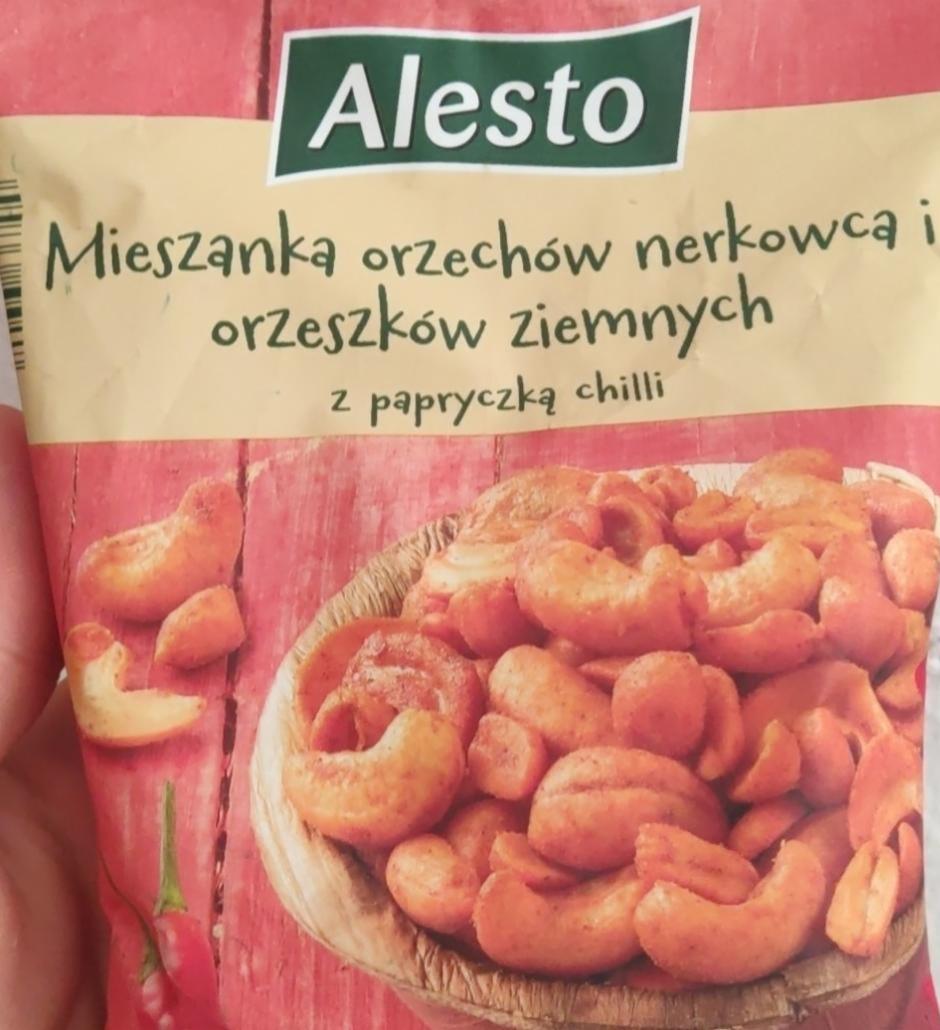 Zdjęcia - Mieszanka orzechów nerkowca i orzeszków ziemnych z papryczką chili Alesto