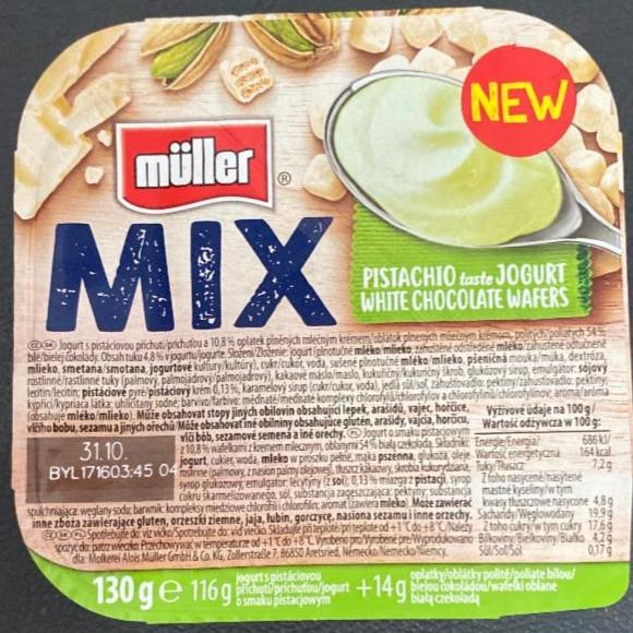 Zdjęcia - Mix pistachio taste jogurt white chocolate wafers Müller