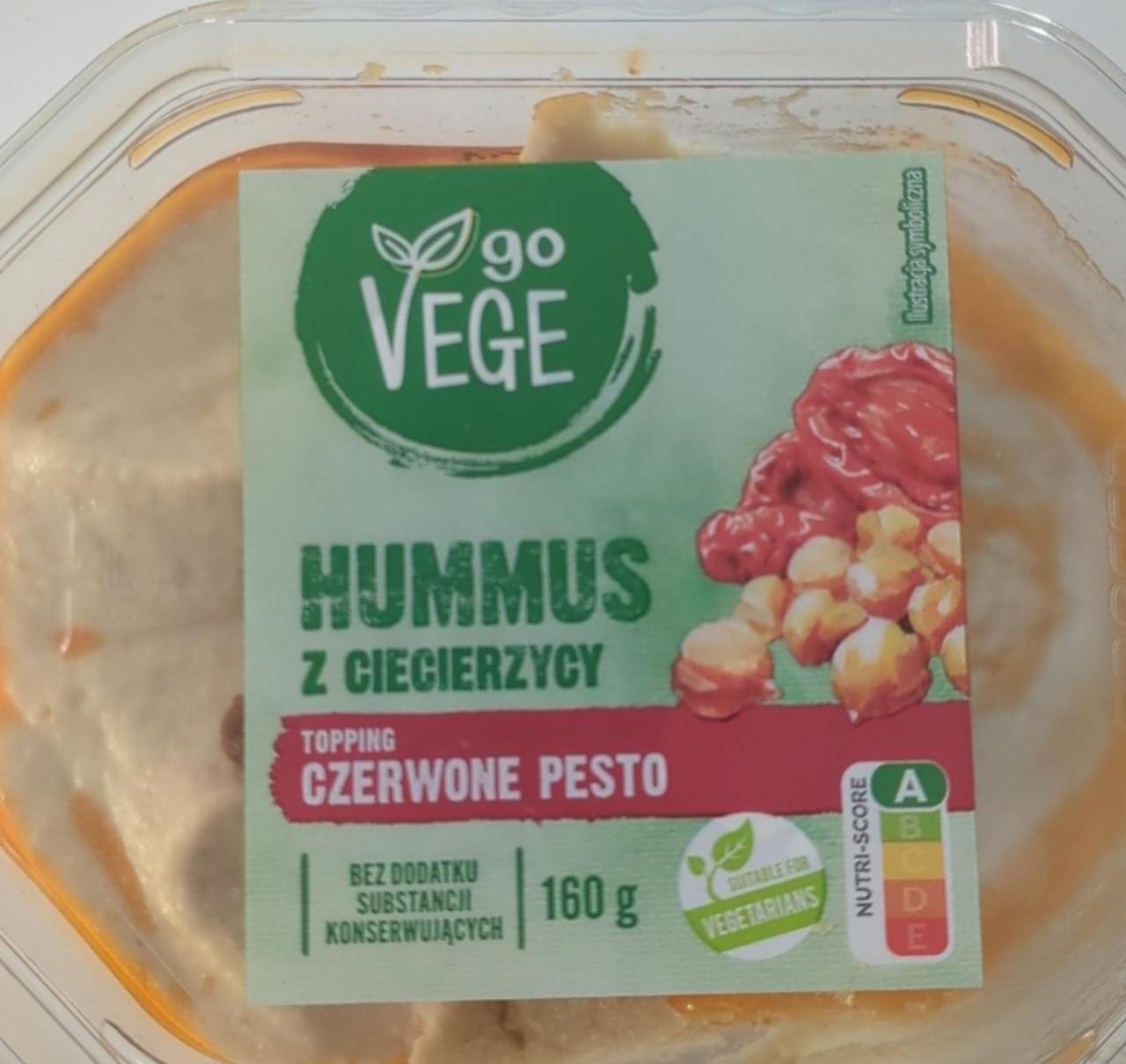 Zdjęcia - Hummus z toppingiem Czerwone pesto Go Vege