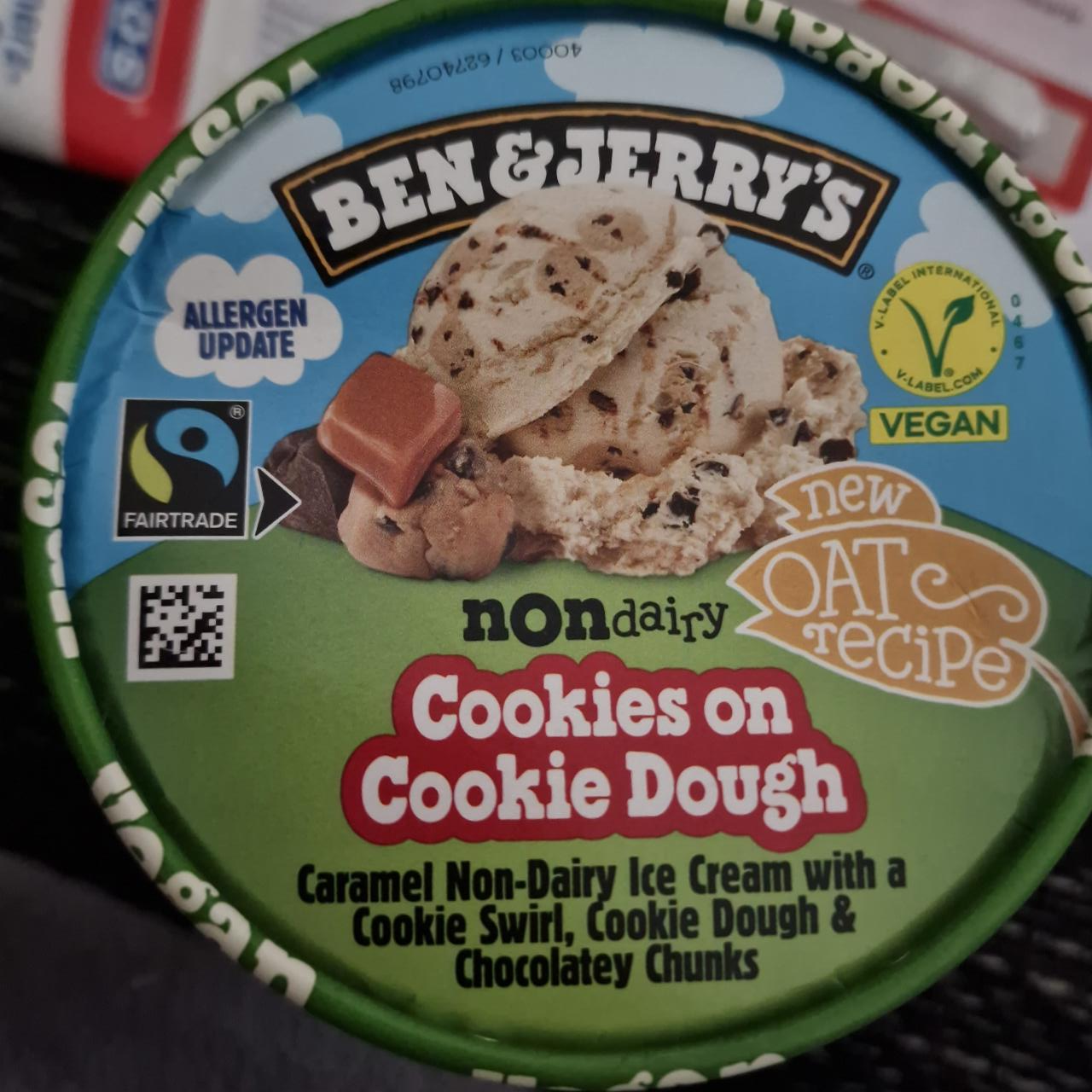 Zdjęcia - Cookies on cookie dough Ben & Jerry's