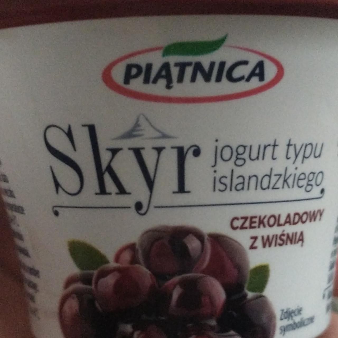 Zdjęcia - Skyr jogurt typu islandzkiego czekoladowy z wiśnią Piątnica