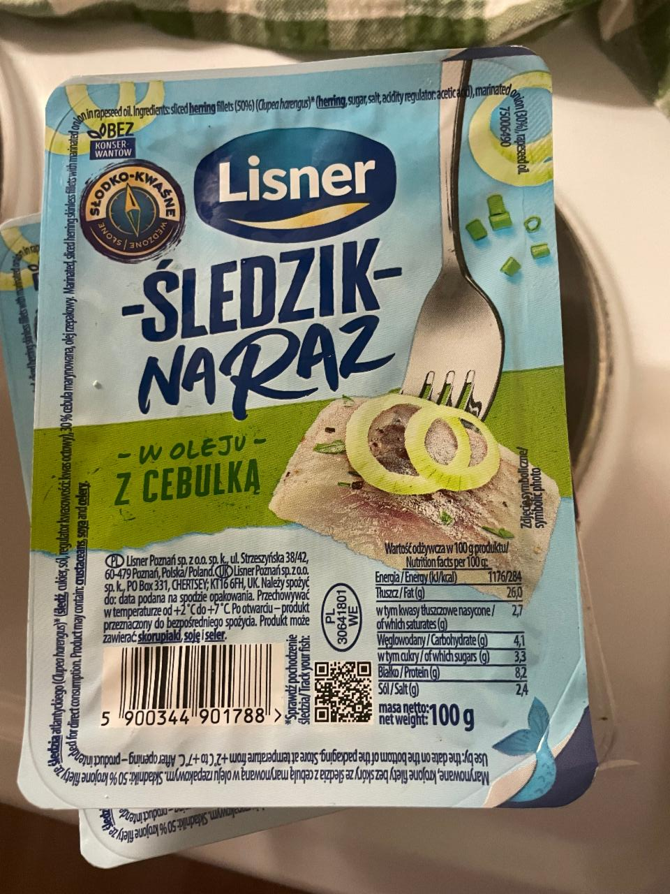 Zdjęcia - Śledik na raz w oleju z cebulka Lisner