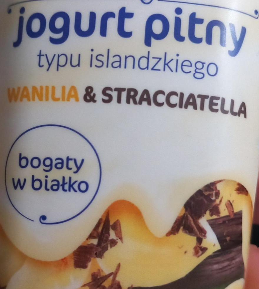 Zdjęcia - Skyr jogurt pitny typu islandzkiego wanilia & stracciatella Piątnica