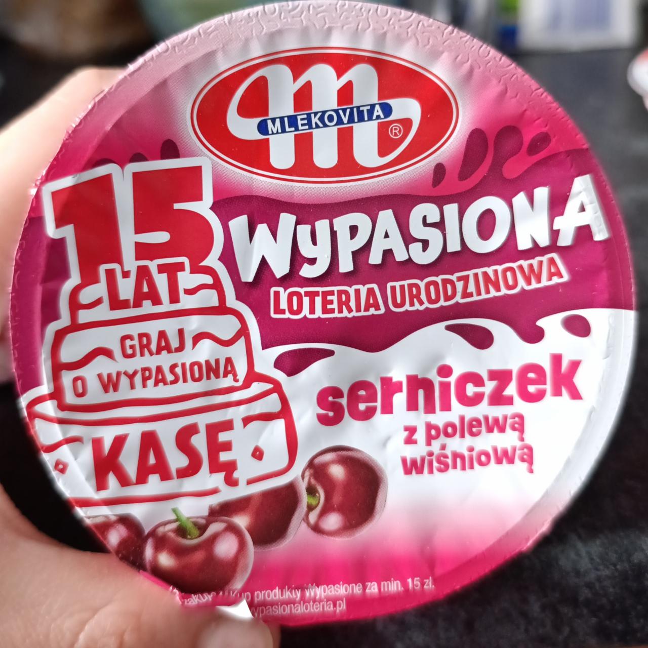 Zdjęcia - Wypasiony Serniczek z polewą truskawkową Mlekovita