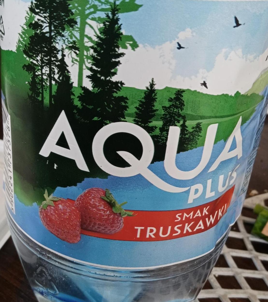 Zdjęcia - Woda smak truskawki Aqua plus